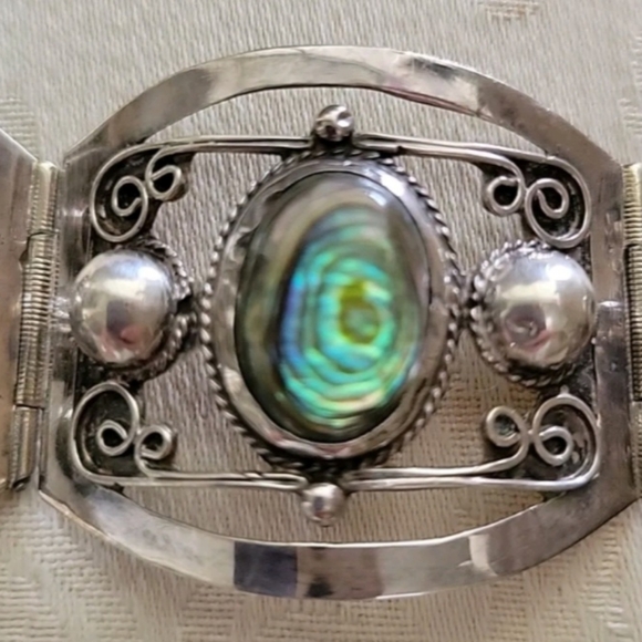 925 Sterling Silver Jewelry - Elegant Sterling Silver and Abalone Bracelet Approx. 6" Length.